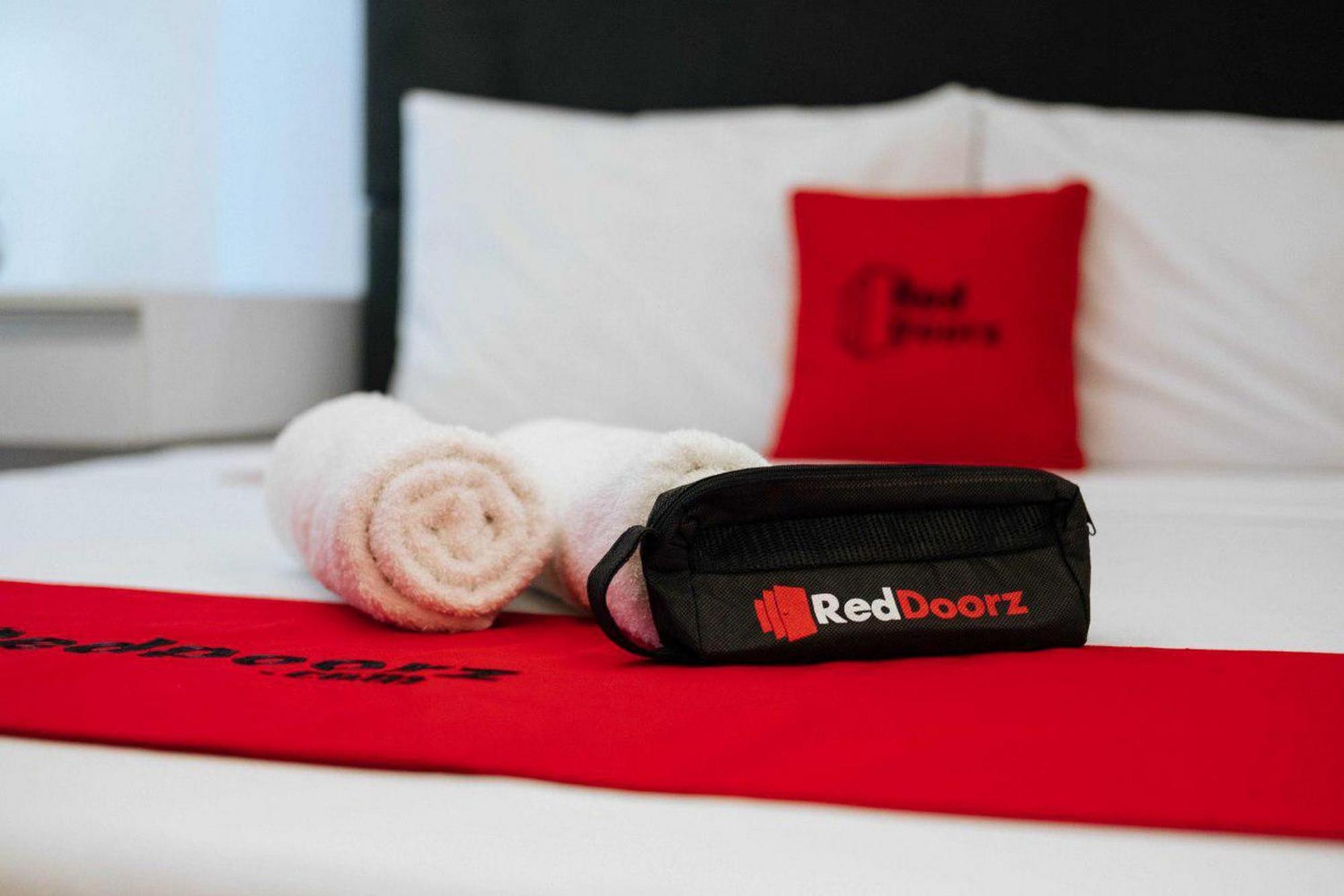 Reddoorz Near Mojokerto Train Station Hotel Exterior foto