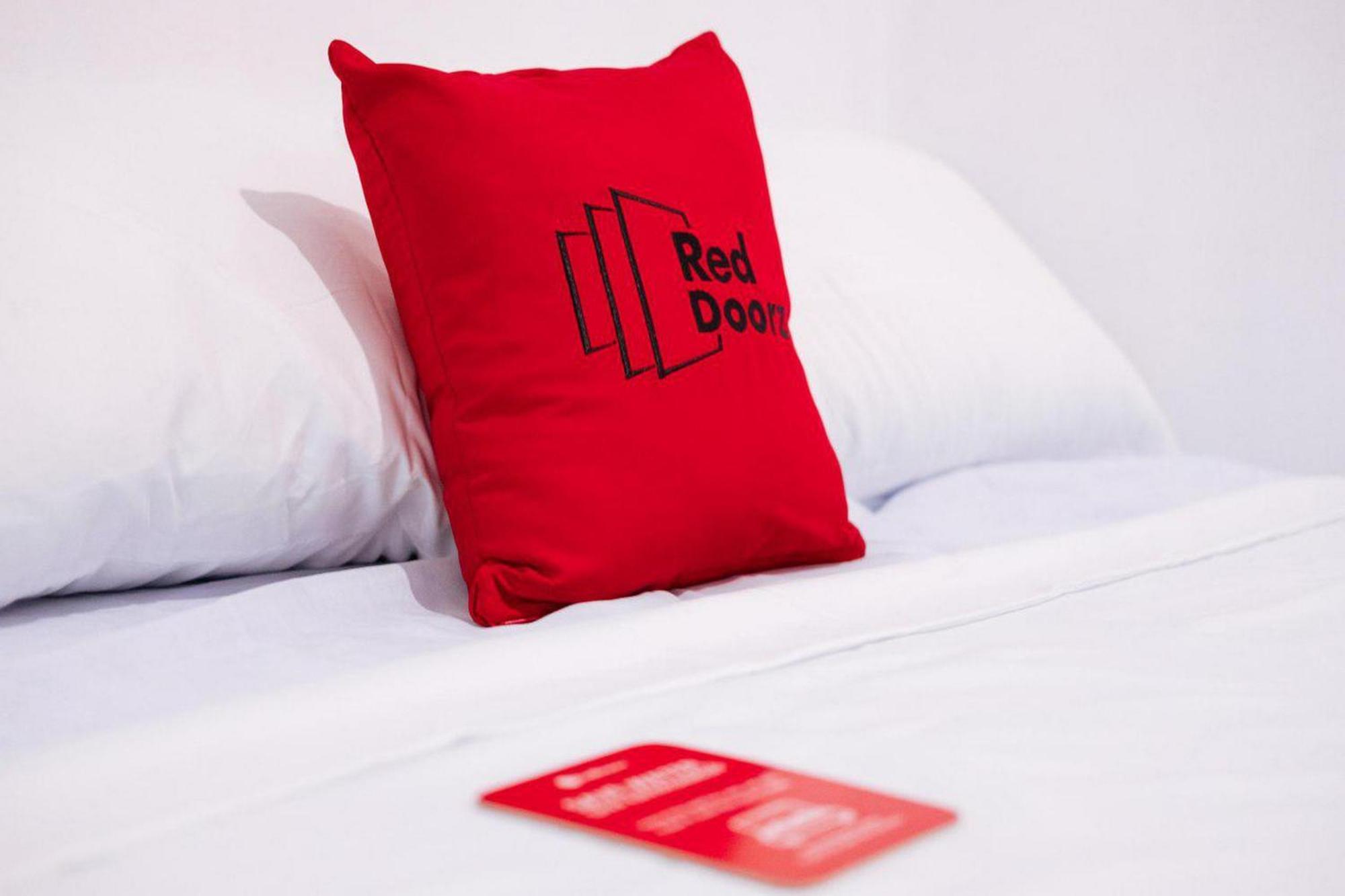 Reddoorz Near Mojokerto Train Station Hotel Exterior foto